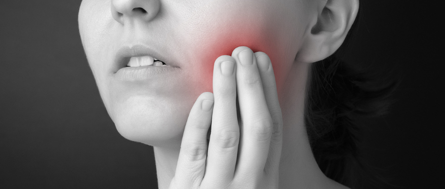 牙齦腫痛，如何區分是長智齒還是上火？