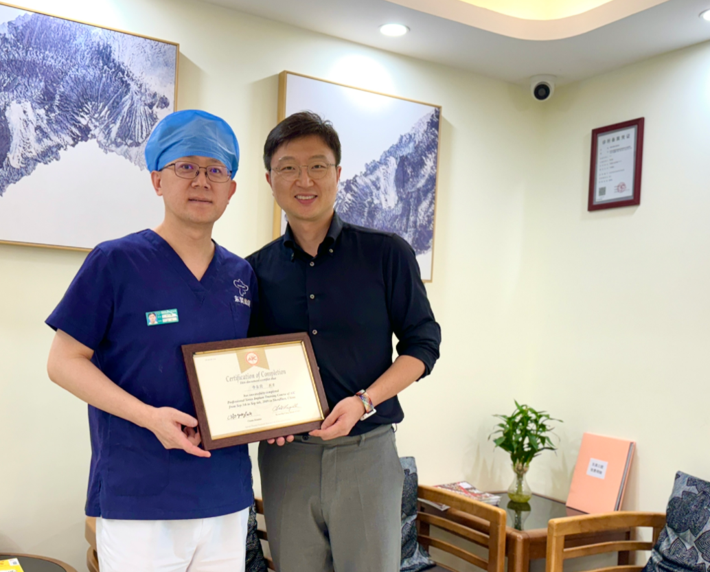 維港口腔李東營主任被韓國奧齒泰種植牙公司聘請出任資深醫學導師