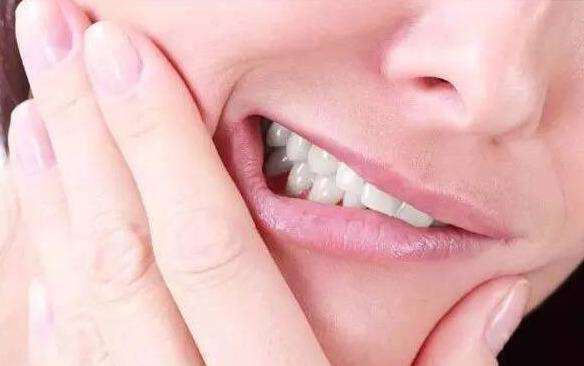 拔智齒有個洞為什麼臭臭的?