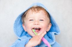 點樣預防兒童牙齒錯位?