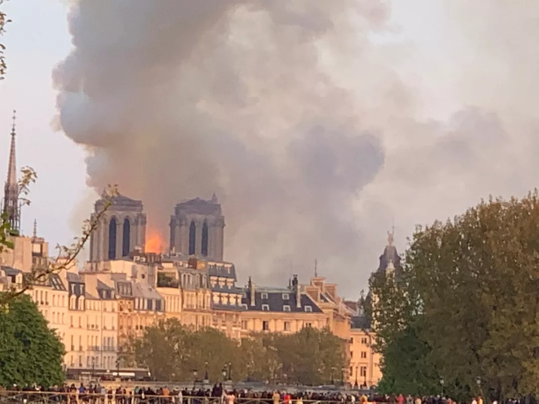 巴黎聖母院失火