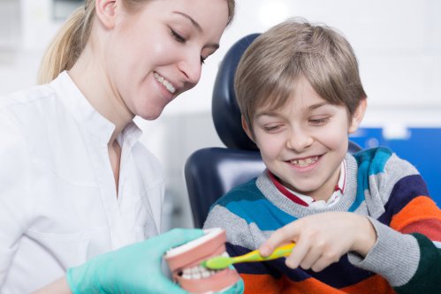 “塗氟和窩溝封閉”是孩子牙齒的保護衣